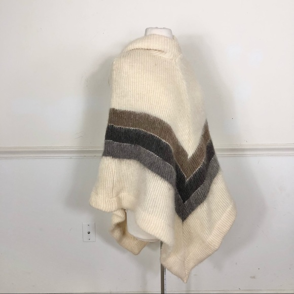 Vintage WOOL cream hooded Cape made in ICELAND - Picture 9 of 11